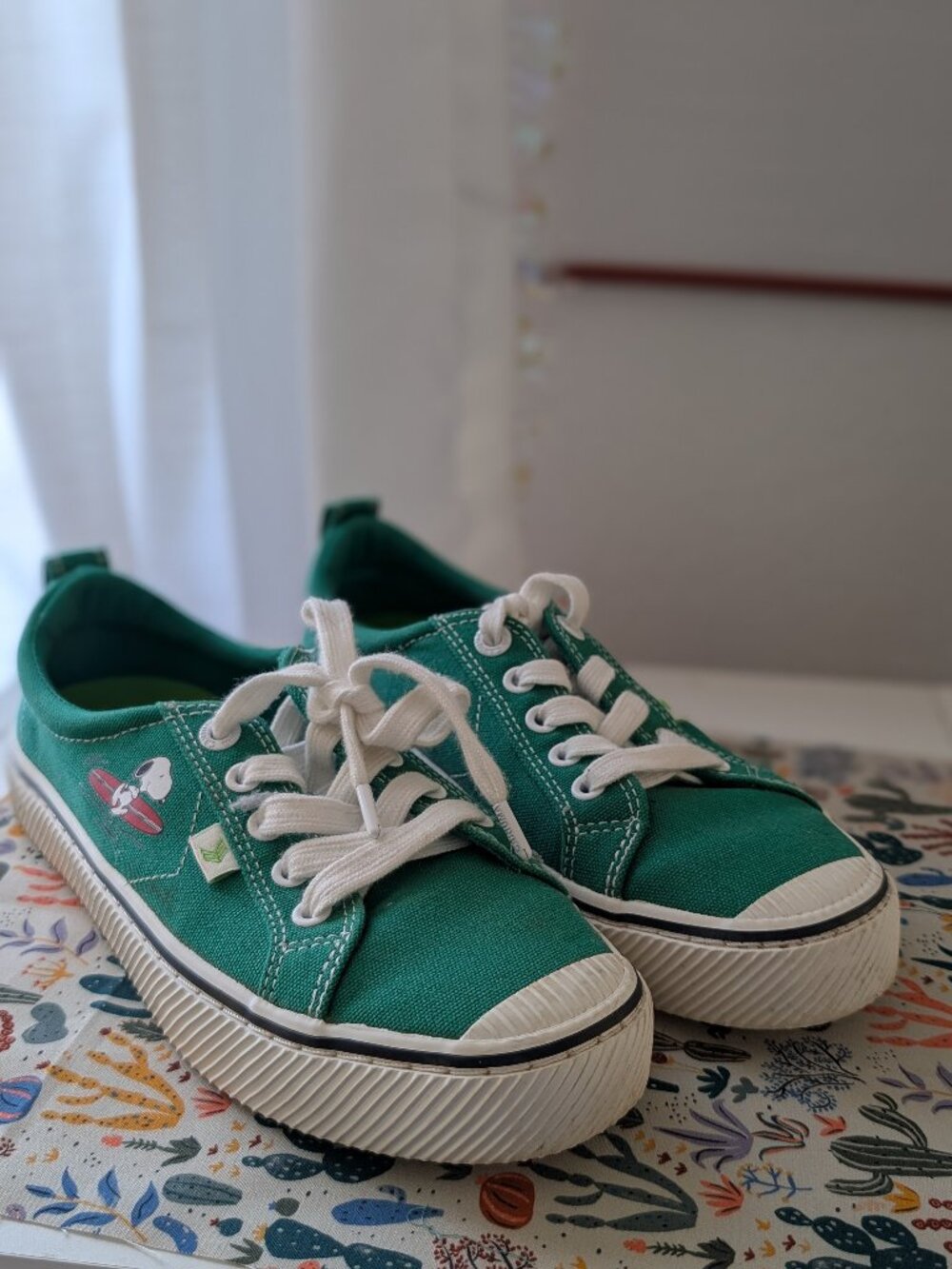 Cariuma x Peanuts Surf Green Canvas Shoes Size 7.5 womens